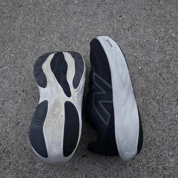 New Balance Fresg Foam 1080 Sneaker Men Size 9. 2E - Picture 12 of 16